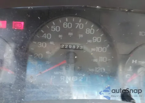 1998 Mercury Grand Marquis z USA, uszkodzony, nr VIN 2MEFM75W4WX665562